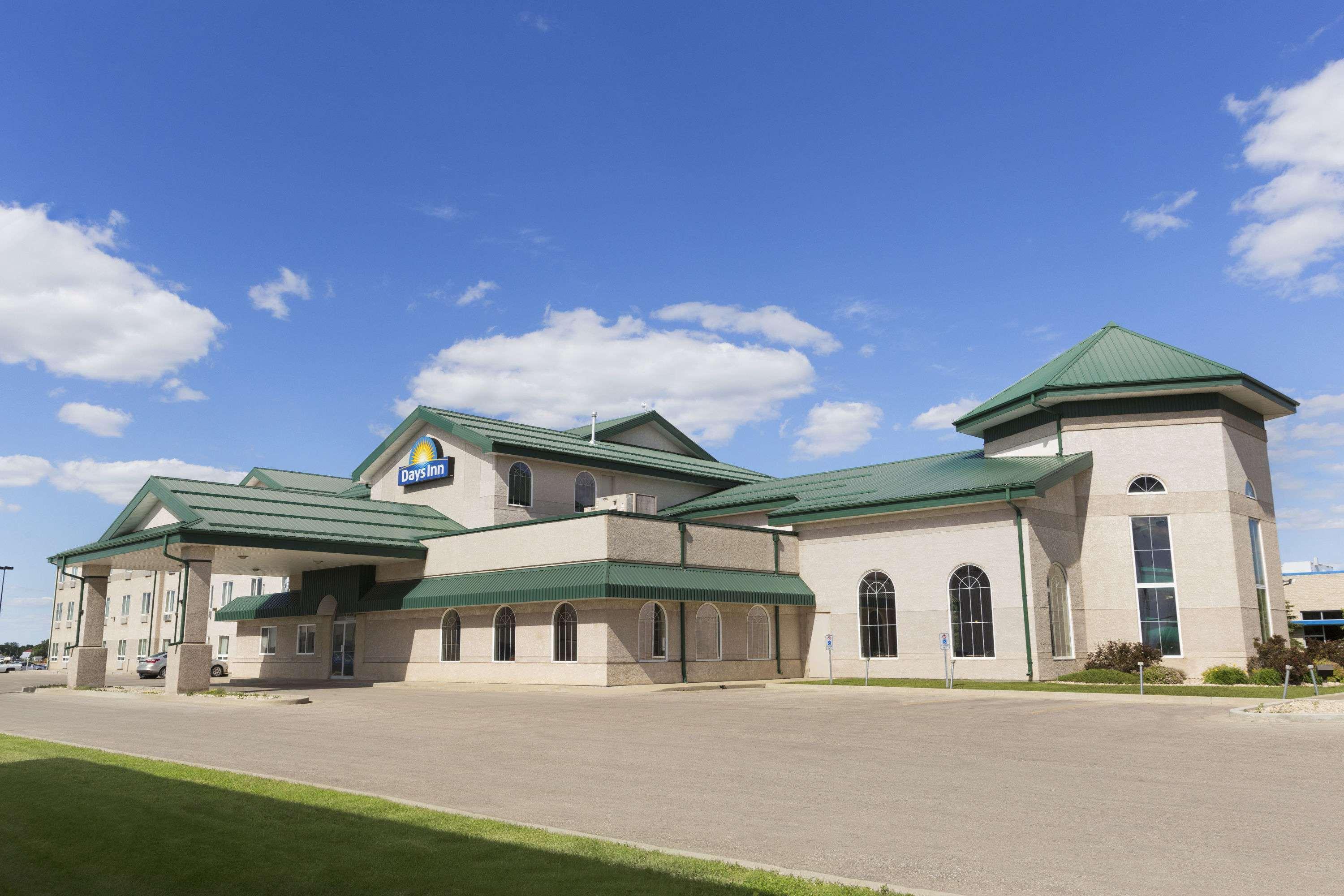 Days Inn & Suites By Wyndham Winkler Extérieur photo