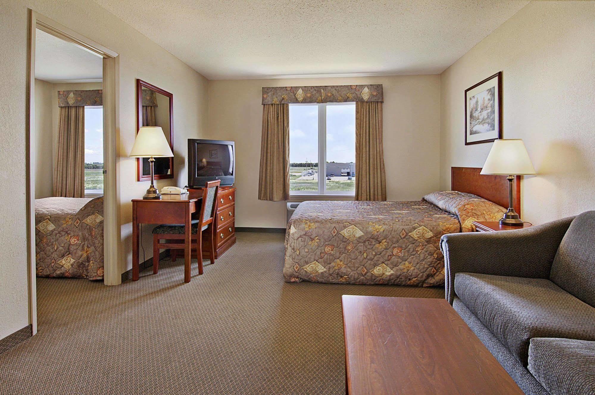 Days Inn & Suites By Wyndham Winkler Extérieur photo